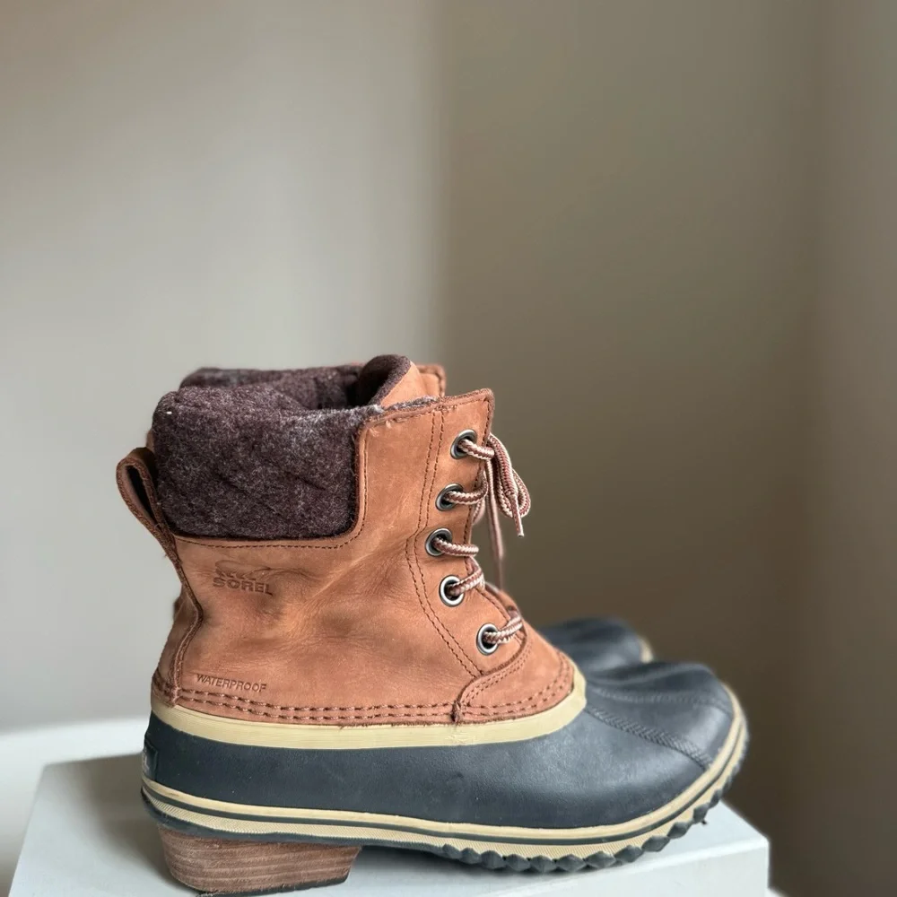 Sorel Women’s Waterproof Leather Duck Boots Brown Lace Up Size US 9 EUR 40